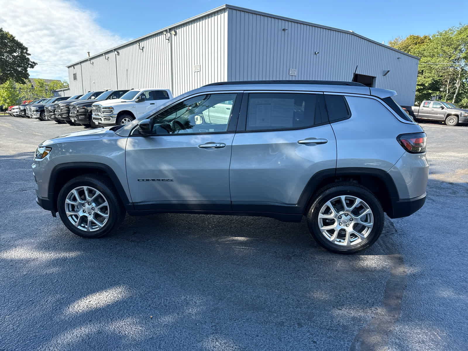 2022 Jeep Compass Latitude Lux Altitude photo 3
