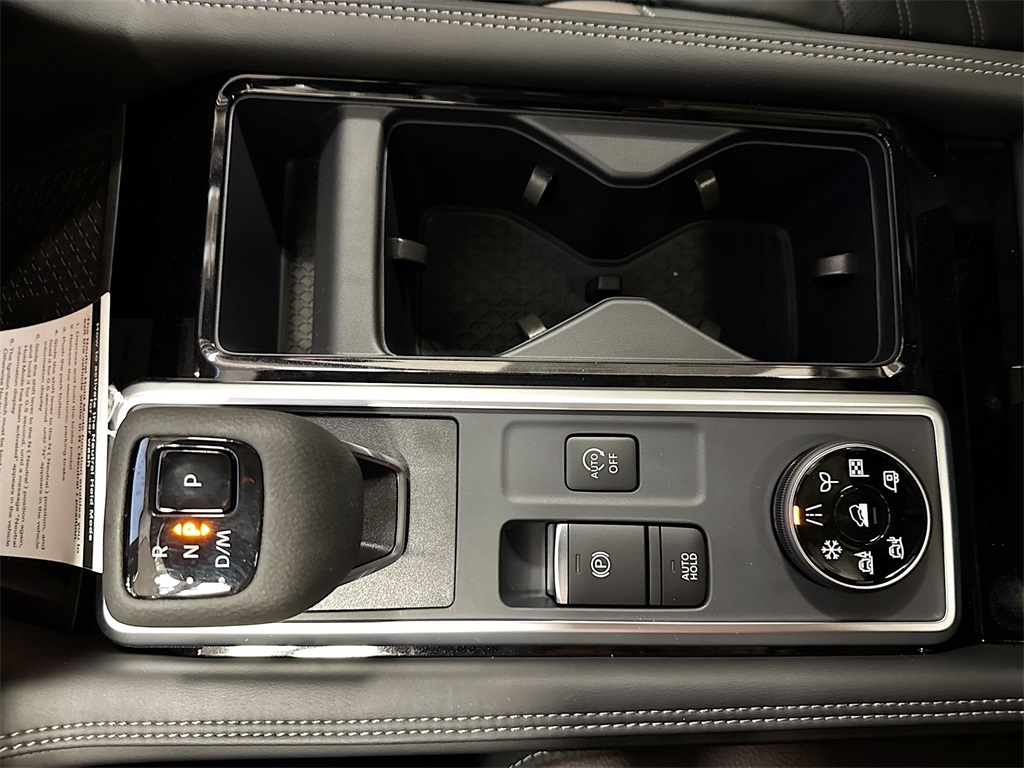 2025 Nissan Pathfinder Platinum photo 34