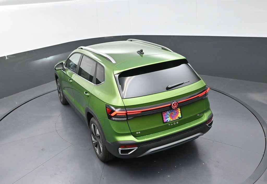 2025 Volkswagen Taos SE photo 14