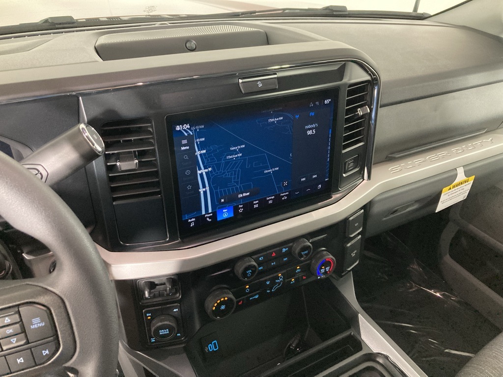 2025 Ford F-350 photo 2