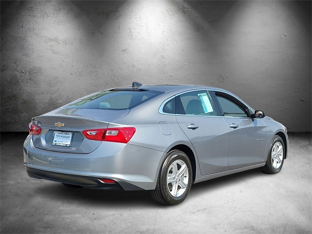 2023 Chevrolet Malibu LS photo 4