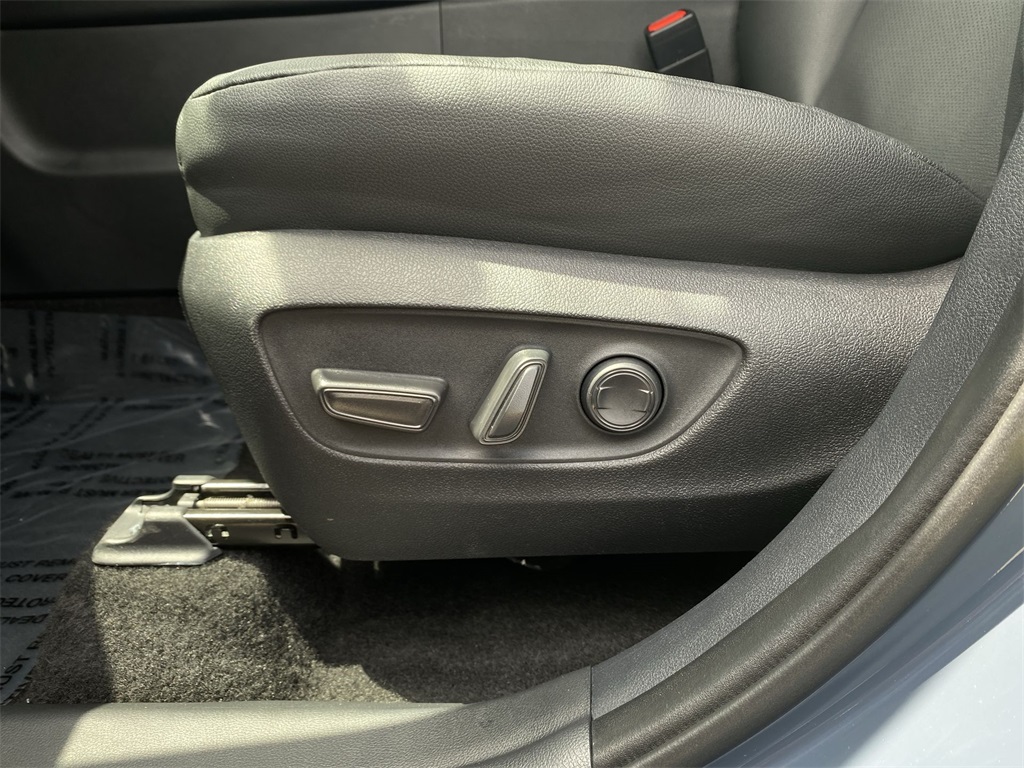 2024 Toyota Grand Highlander XLE photo 13