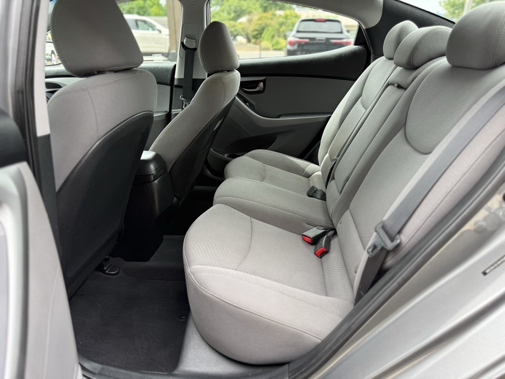 2014 Hyundai Elantra SE photo 21