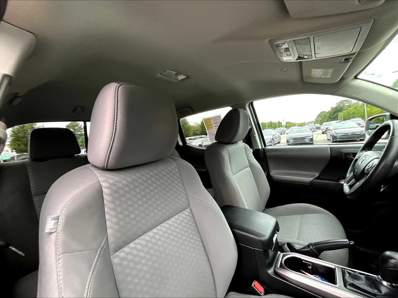 2023 Toyota Tacoma SR5 photo 22
