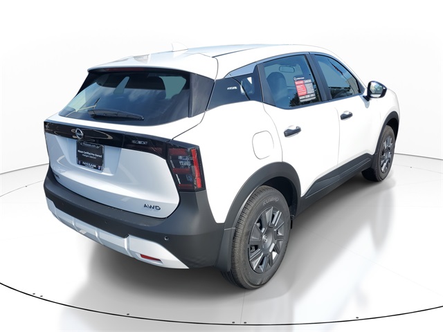 2025 Nissan Kicks S photo 2