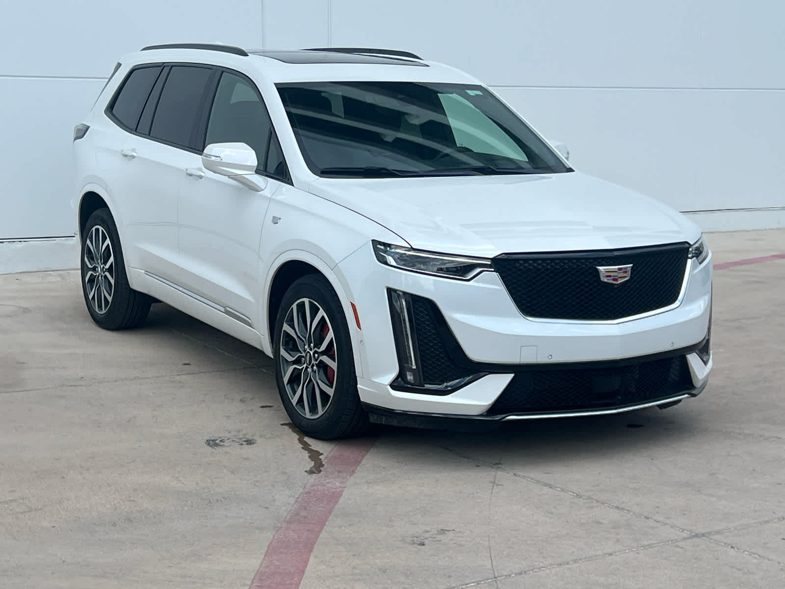 2024 Cadillac XT6 Sport photo 2