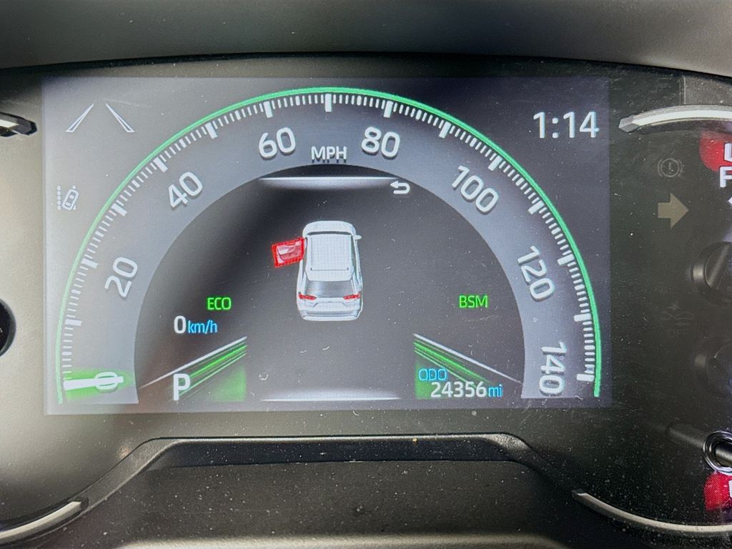 2023 Toyota RAV4 XLE photo 9
