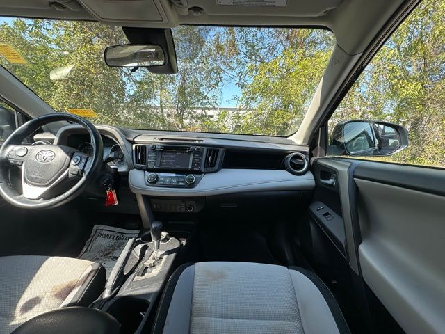 2017 Toyota RAV4 XLE photo 28