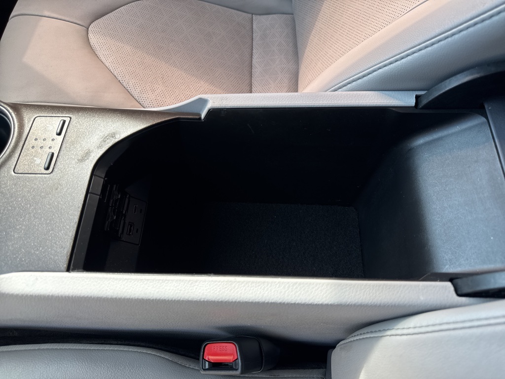 2021 Toyota Camry XSE photo 37