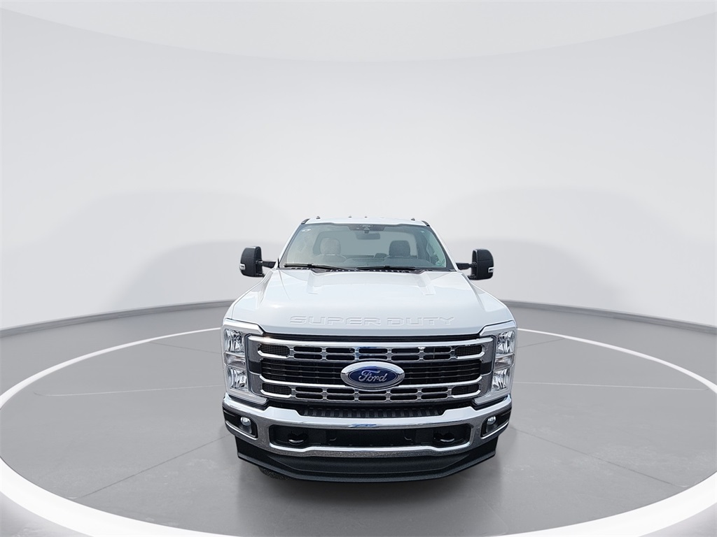 2025 Ford F-350 XL photo 3