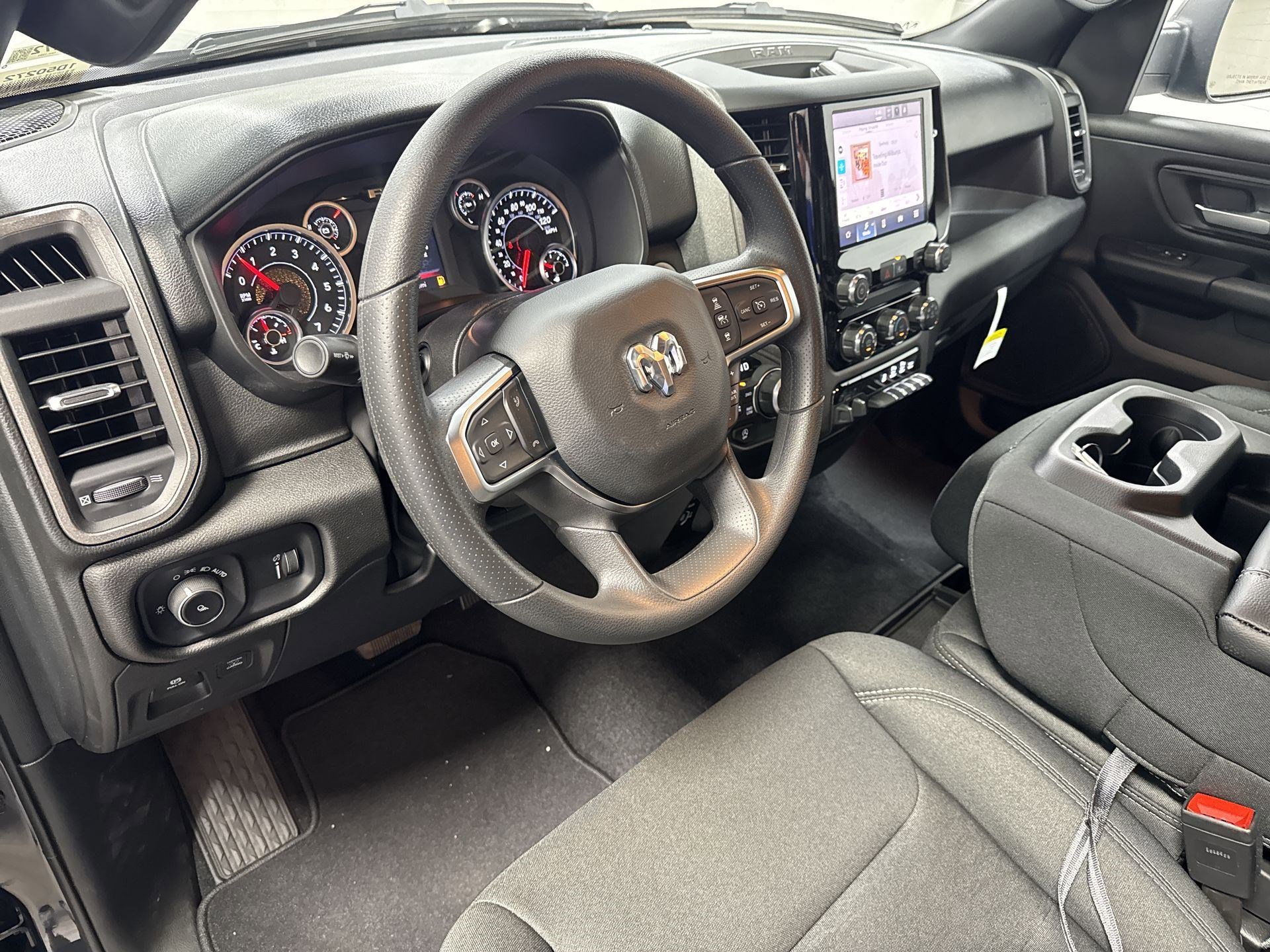 2025 Ram 1500 Tradesman photo 6