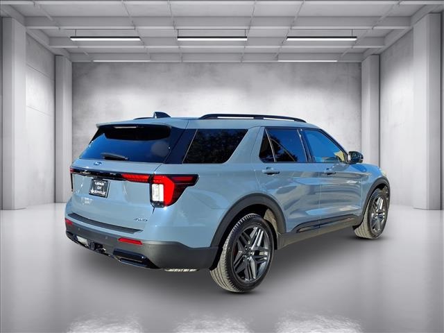 2025 Ford Explorer ST-Line photo 2
