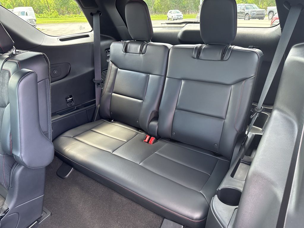 2025 Ford Explorer ST photo 16