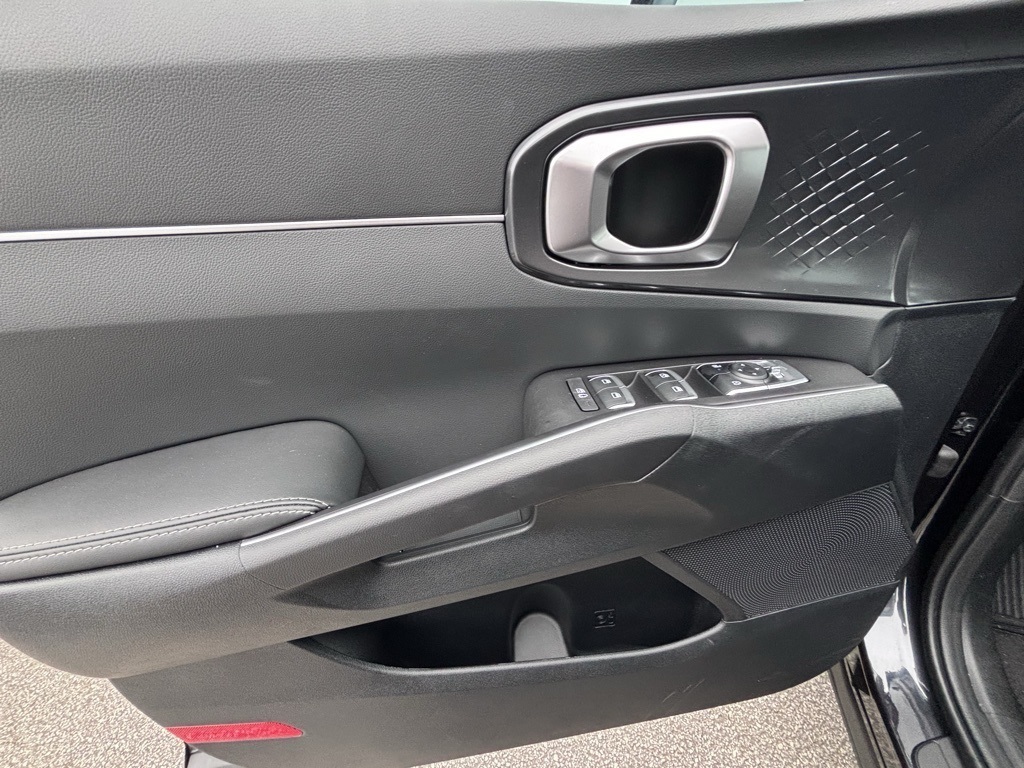 2025 Kia Sorento S photo 10