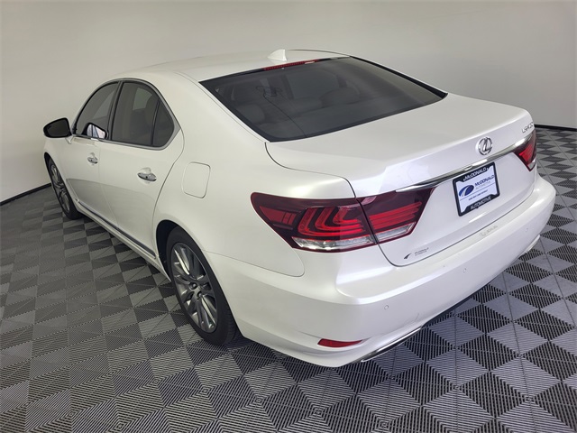 2016 Lexus LS 460 photo 4