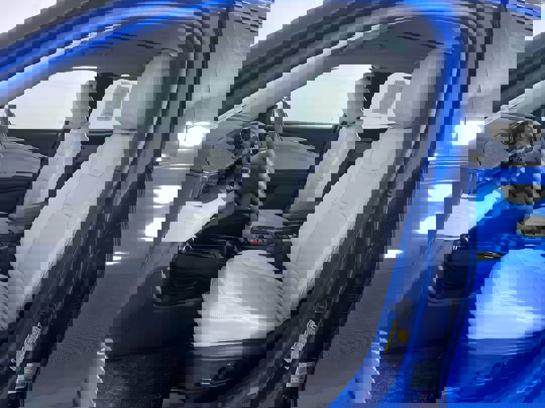 2025 Ford Mustang Mach-E Premium photo 13