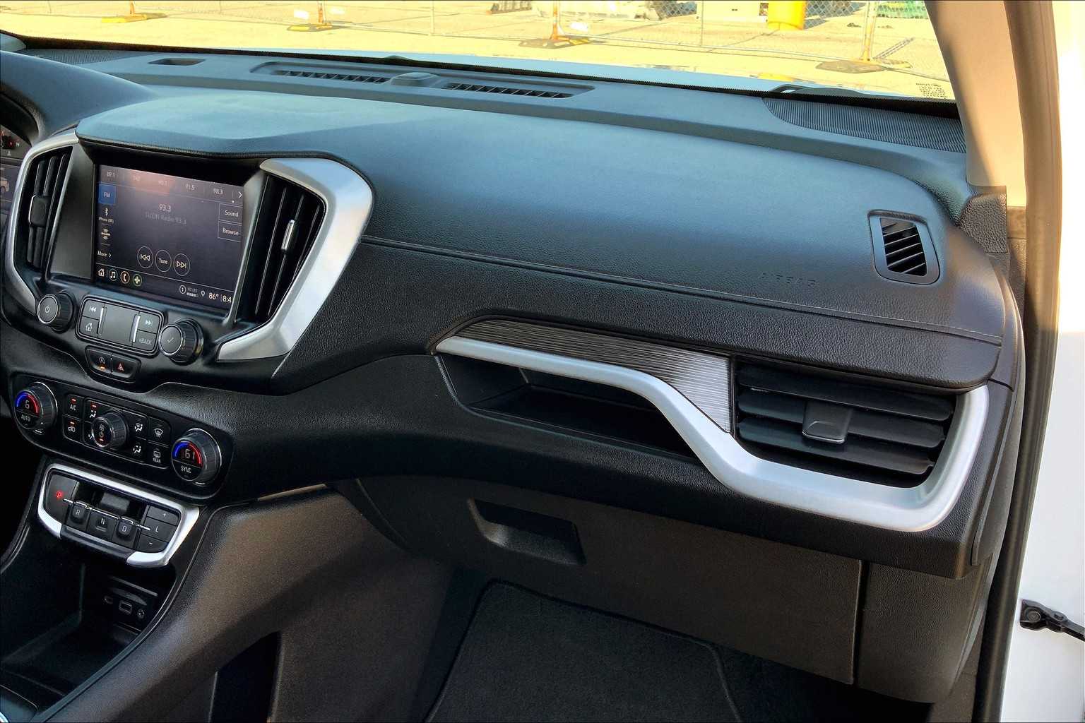 2024 Gmc Terrain SLT photo 16