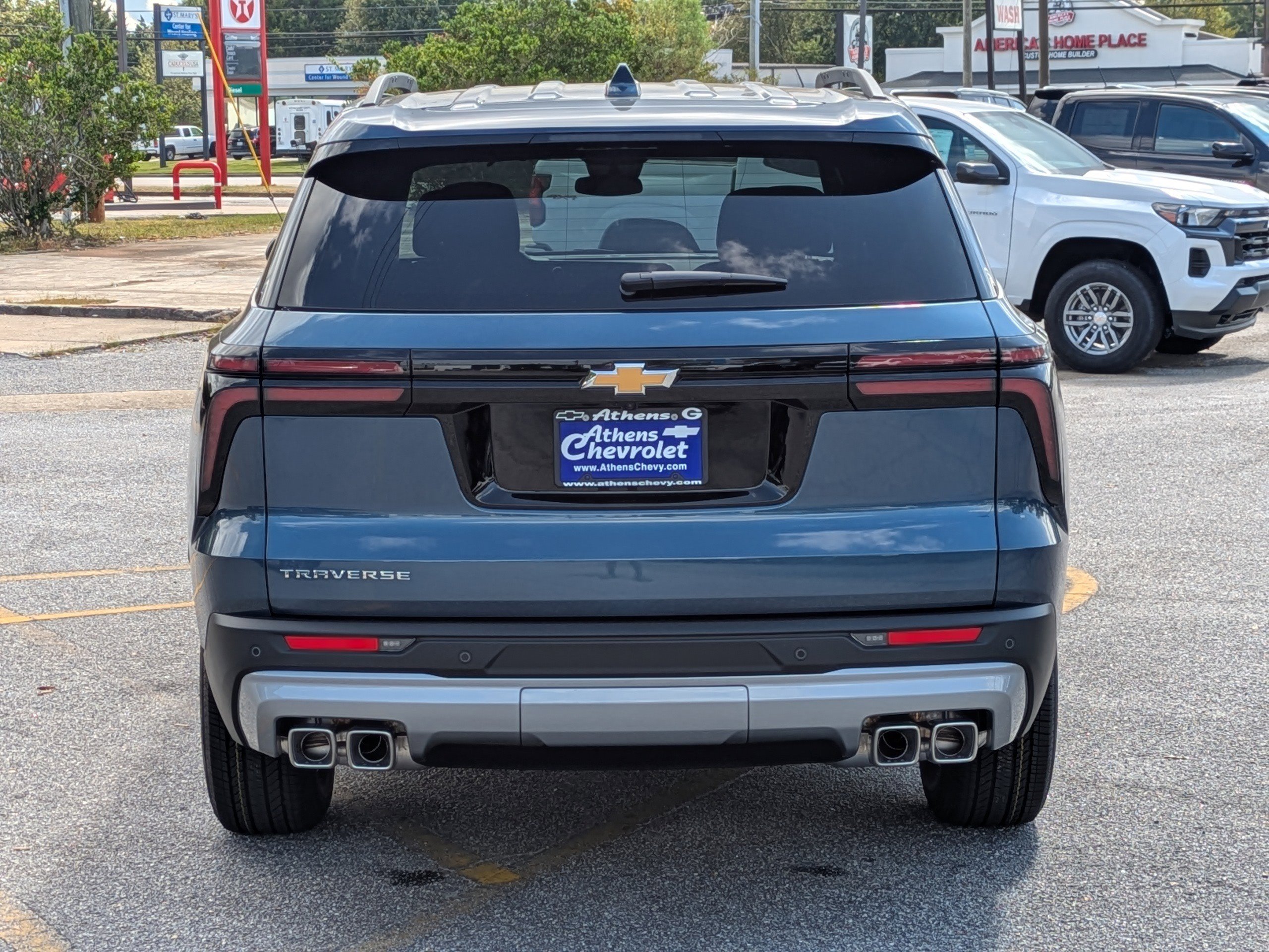 2026 Chevrolet Traverse photo 4
