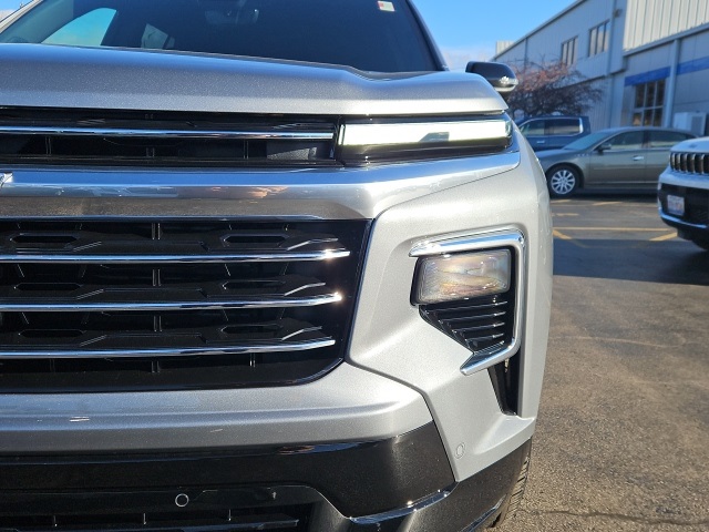 2026 Chevrolet Traverse High Country photo 2