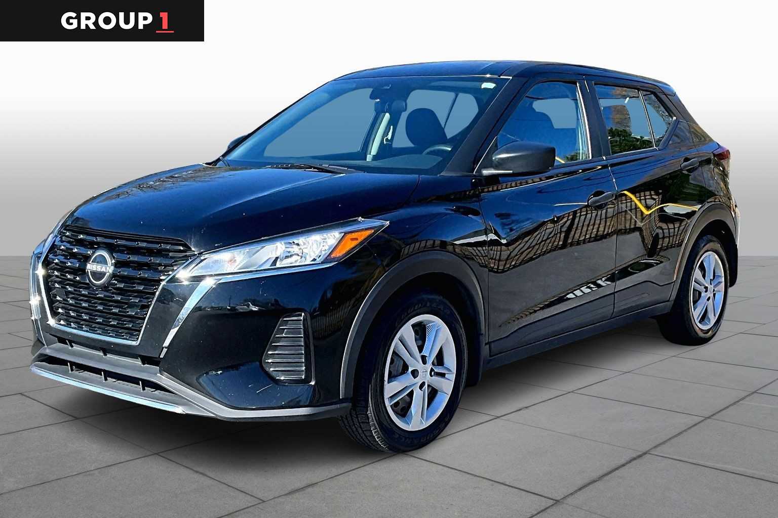 2022 Nissan Kicks S's photo