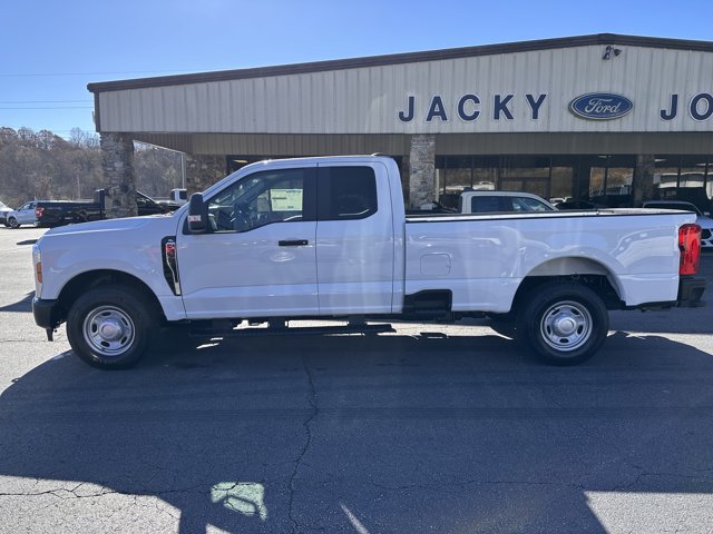 2026 Ford F-350 Super Duty XL's photo