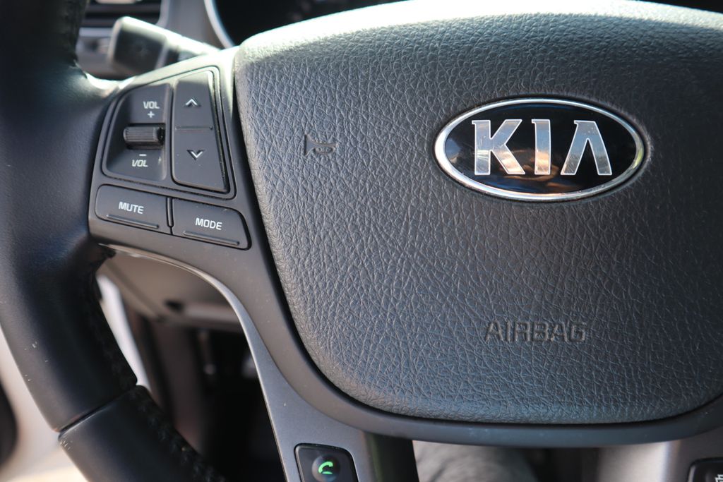 2014 Kia Sorento SX photo 22