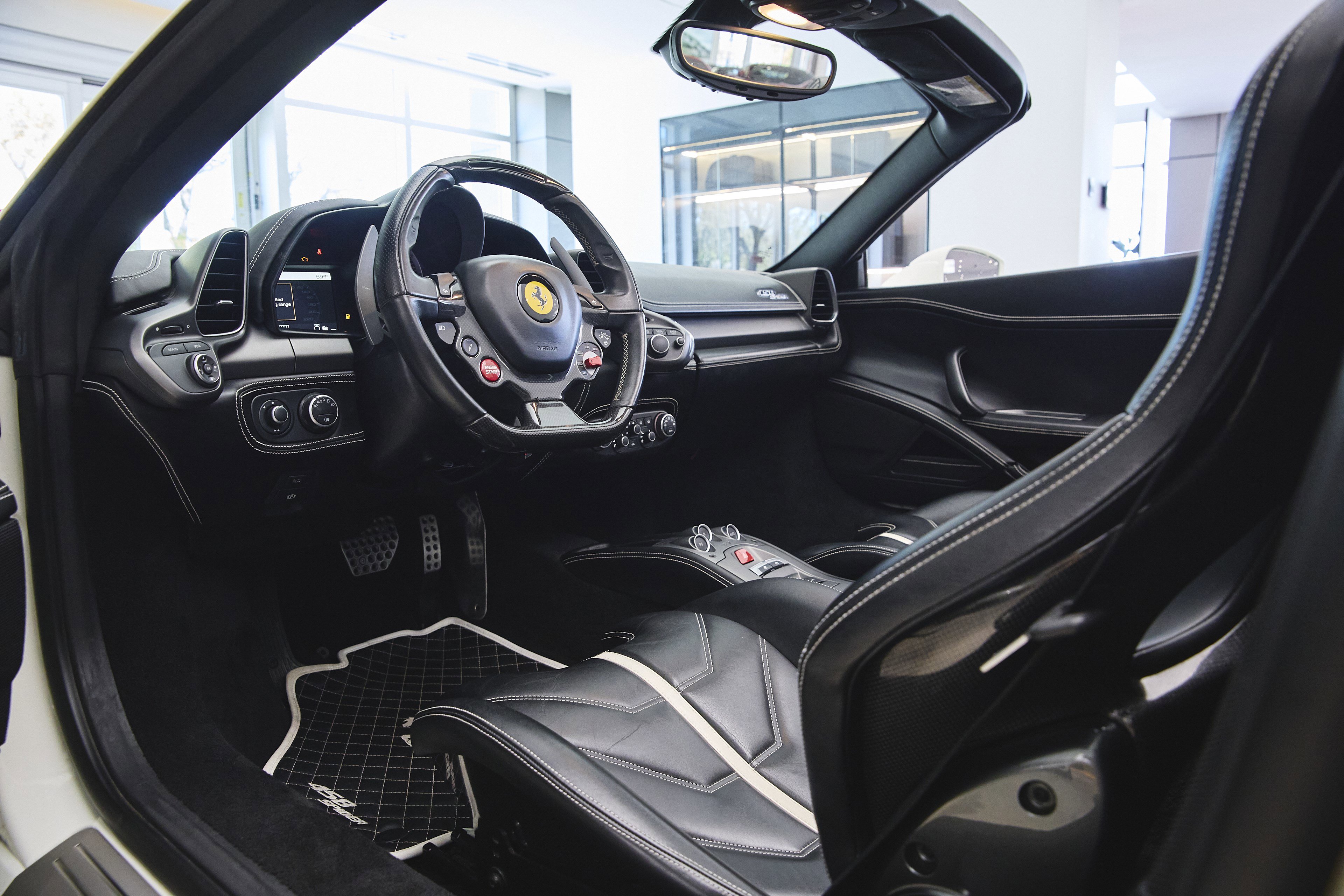 2015 Ferrari 458 Spider photo 24