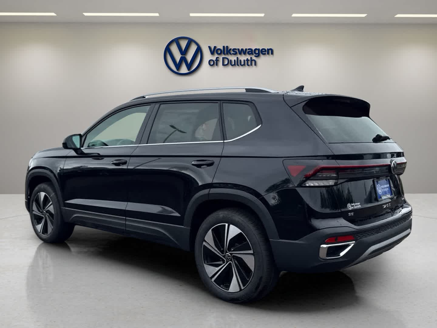 2025 Volkswagen Taos SE photo 2