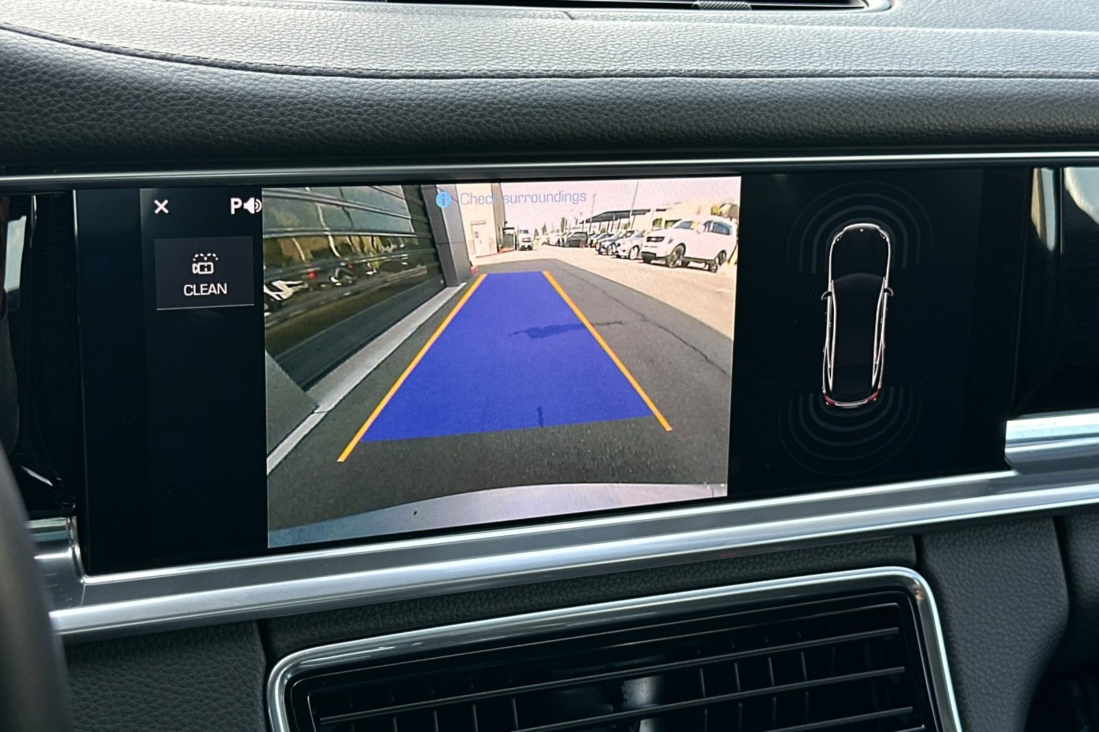 2018 Porsche Panamera 4 photo 24