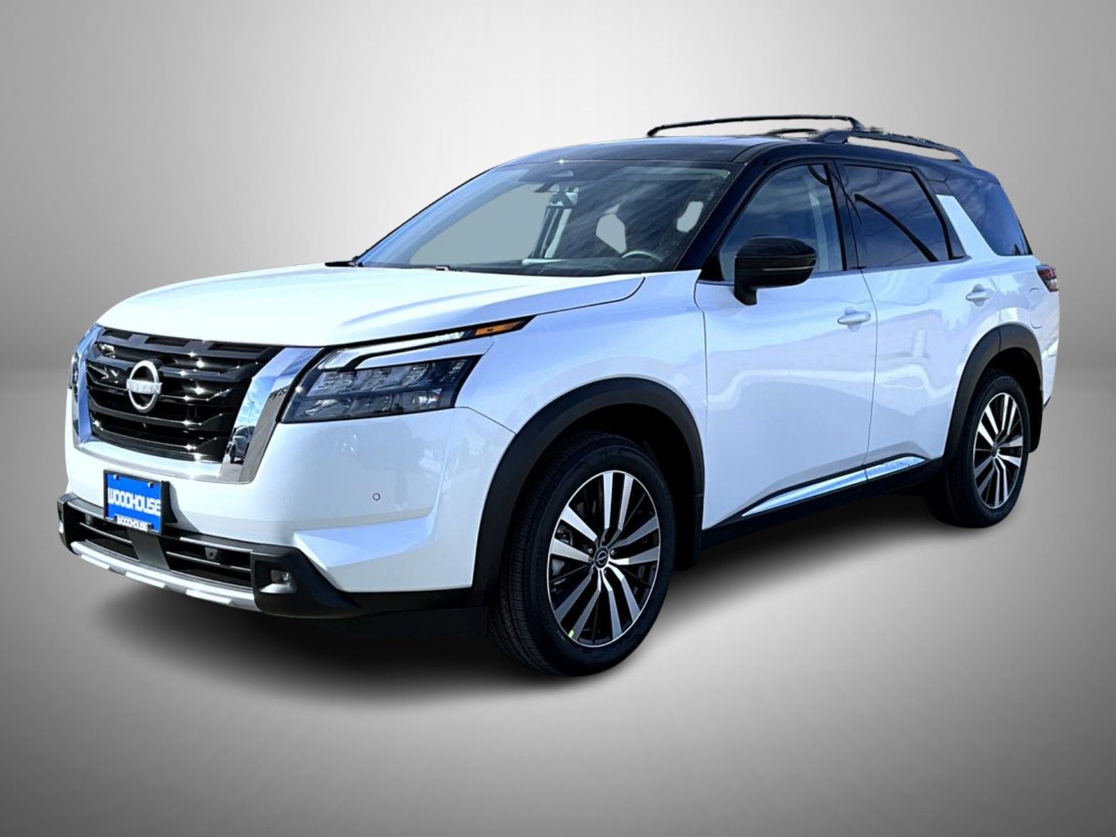 2025 Nissan Pathfinder Platinum's photo