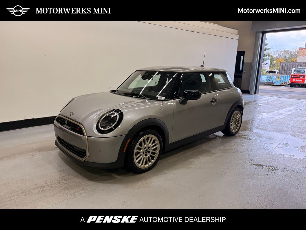 2025 MINI Hardtop 2 Door S's photo