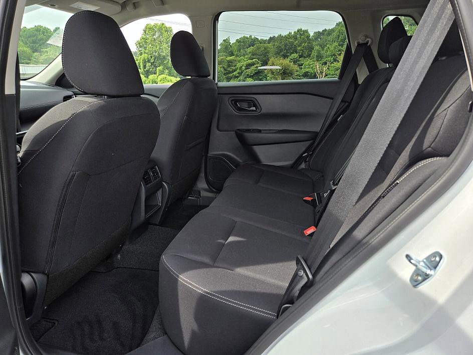 2025 Nissan Rogue S photo 7
