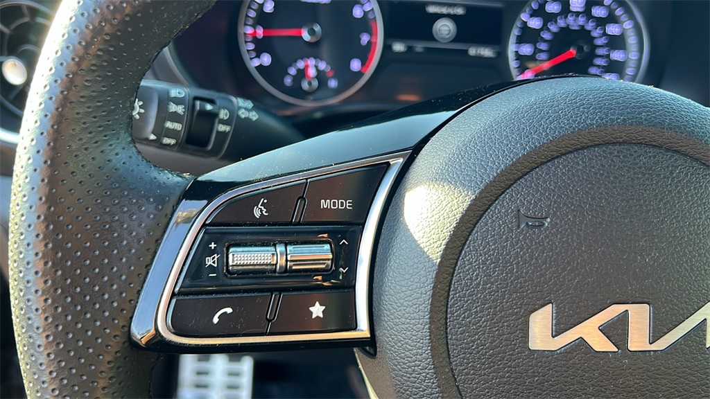 2022 Kia Forte GT-Line photo 15