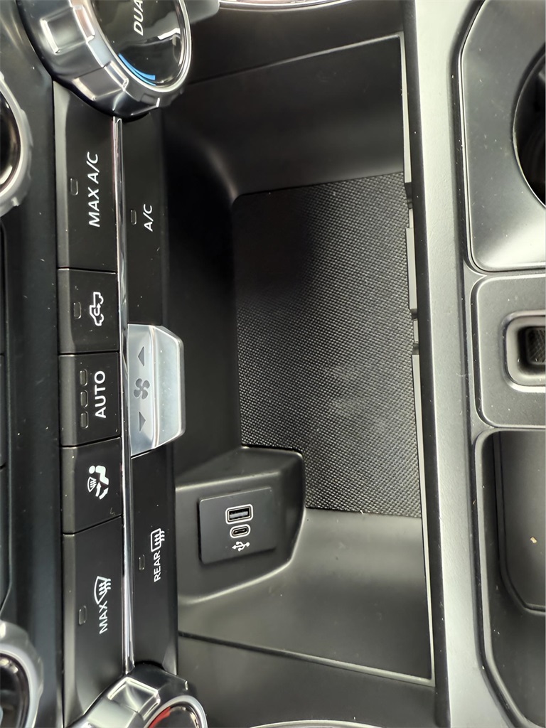 2025 Ford F-150 XLT photo 14