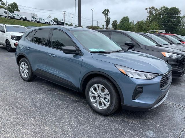 2025 Ford Escape Active photo 2