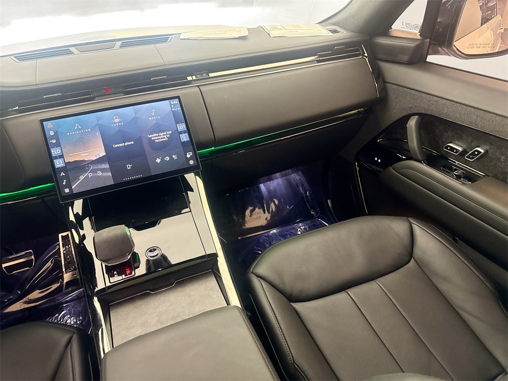 2025 Land Rover Range Rover Sport P530 Autobiography photo 18