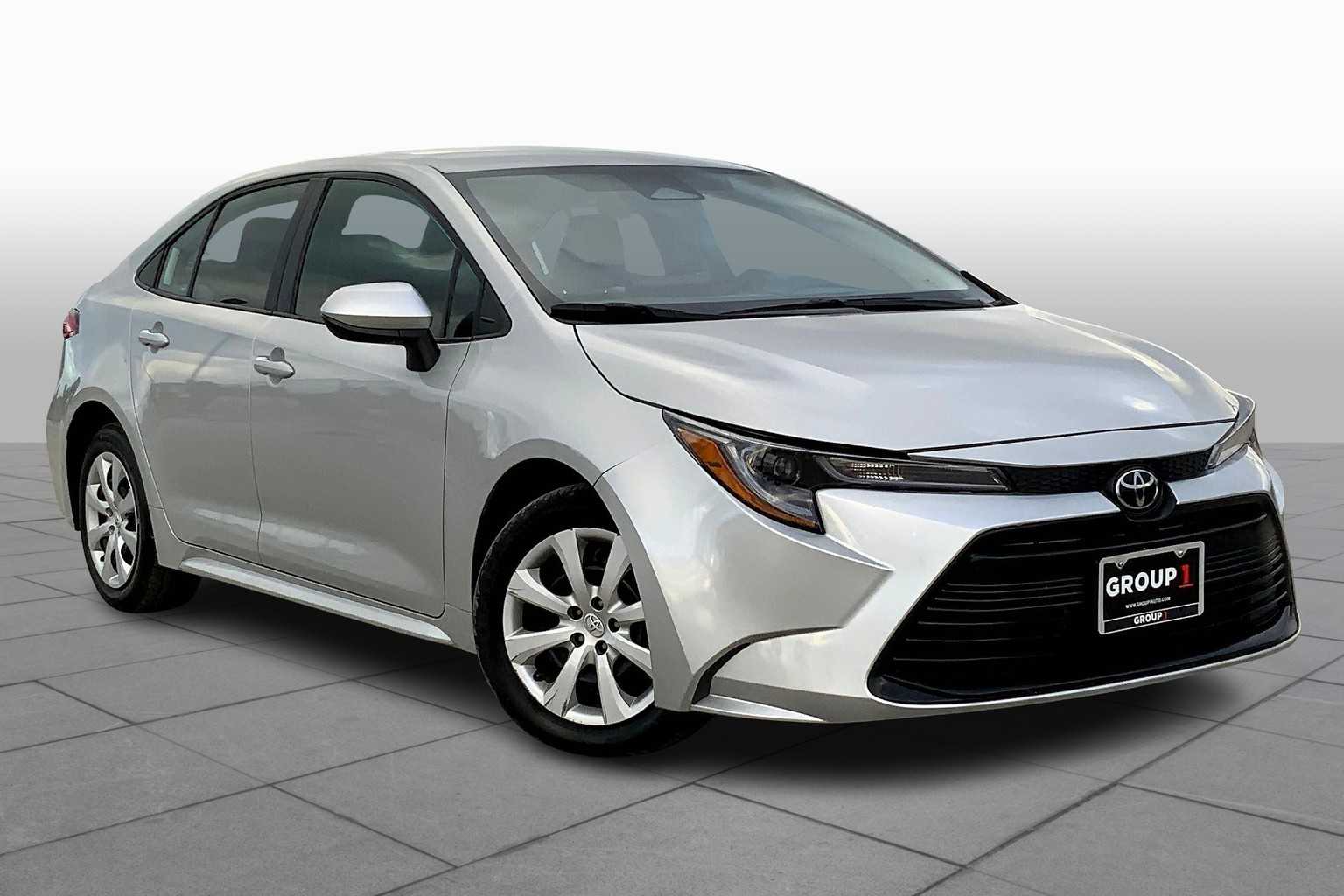 Used 2024 Toyota Corolla LE with VIN 5YFB4MDE0RP183526 for sale in Northfield, Minnesota