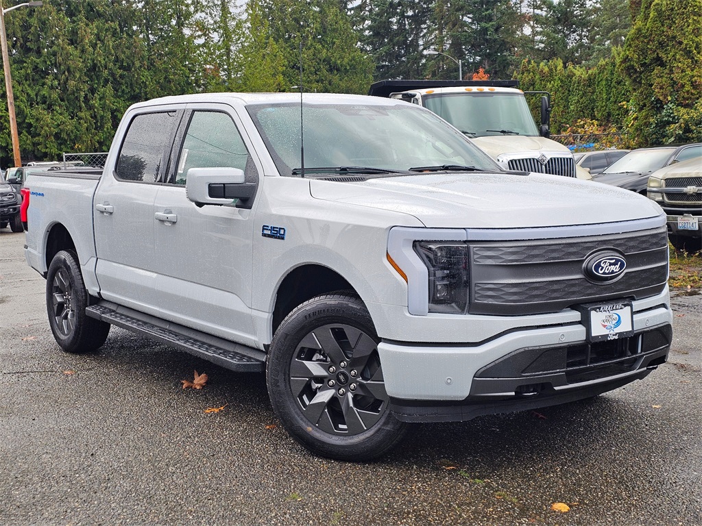 2025 Ford F-150 Lightning Lariat's photo