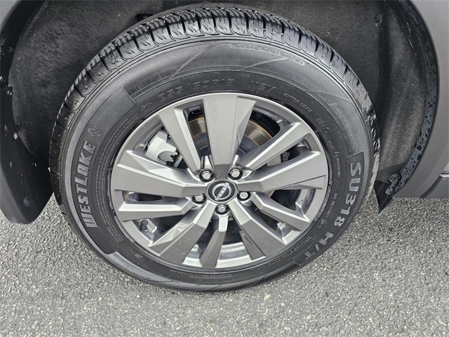 2022 Nissan Pathfinder SV photo 7