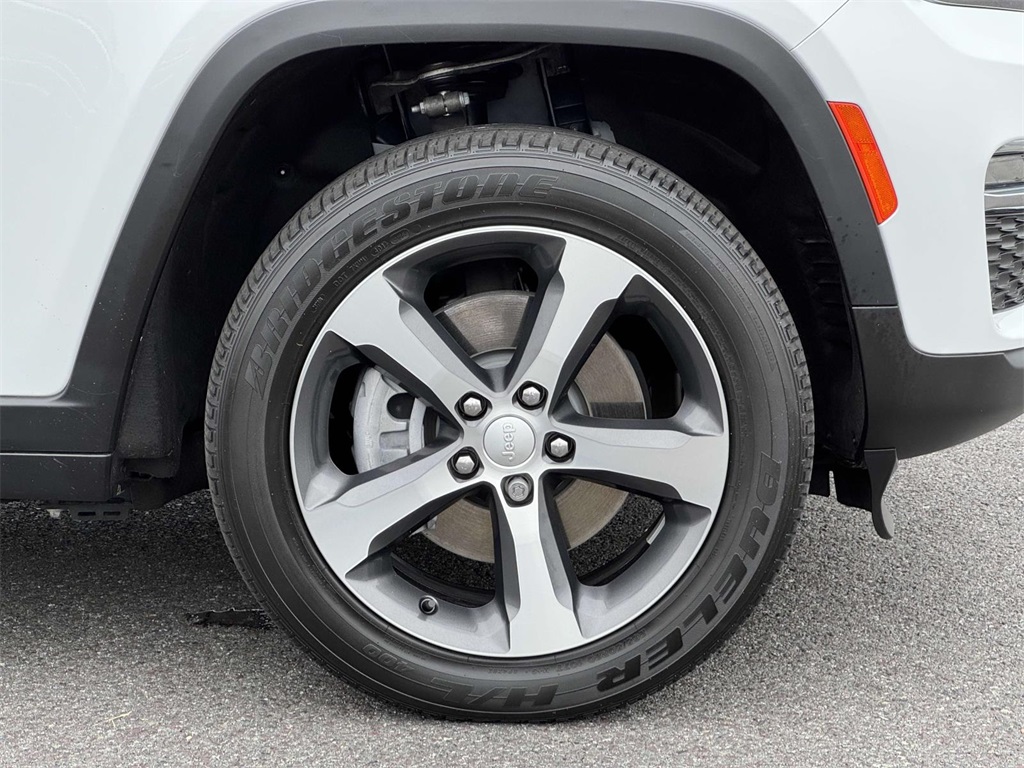 2022 Jeep Cherokee Limited 4xe photo 11