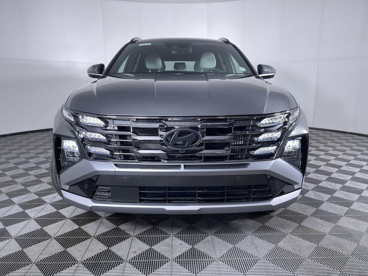 2025 Hyundai Tucson Limited photo 8