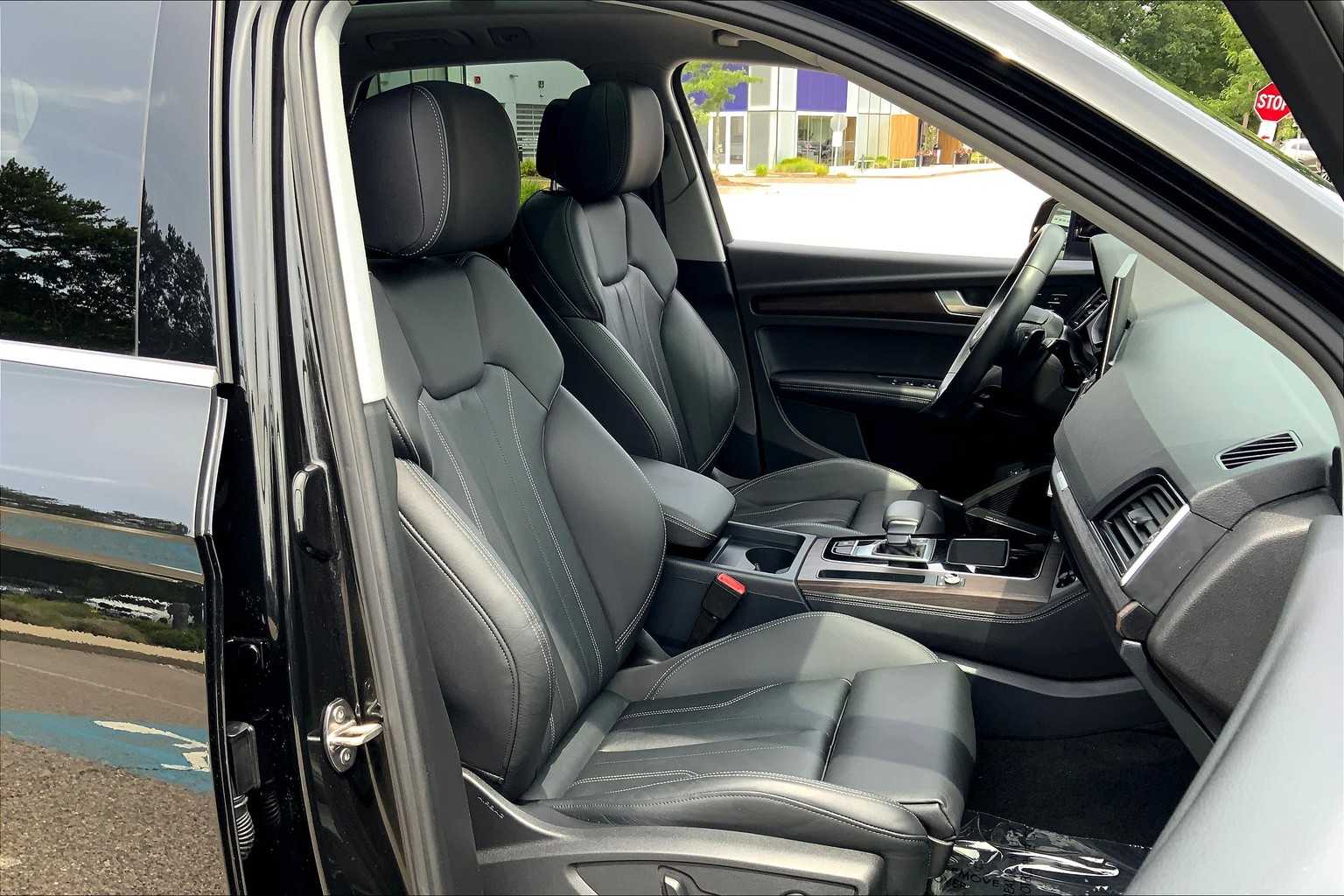 2024 Audi Q5 S line Premium Plus photo 7
