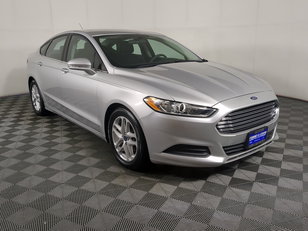 Used 2015 Ford Fusion SE with VIN 1FA6P0H77F5117681 for sale in Champaign, IL