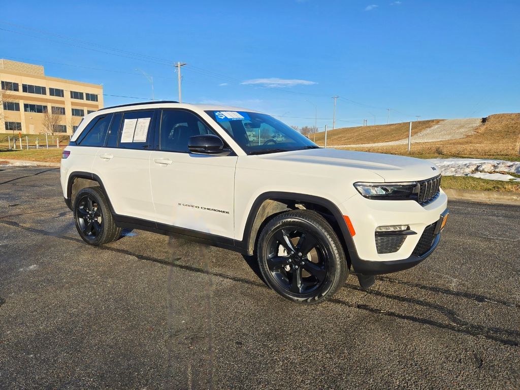 2025 Jeep Grand Cherokee Limited's photo