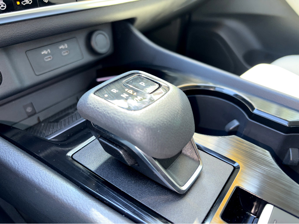2024 Nissan Rogue SL photo 20