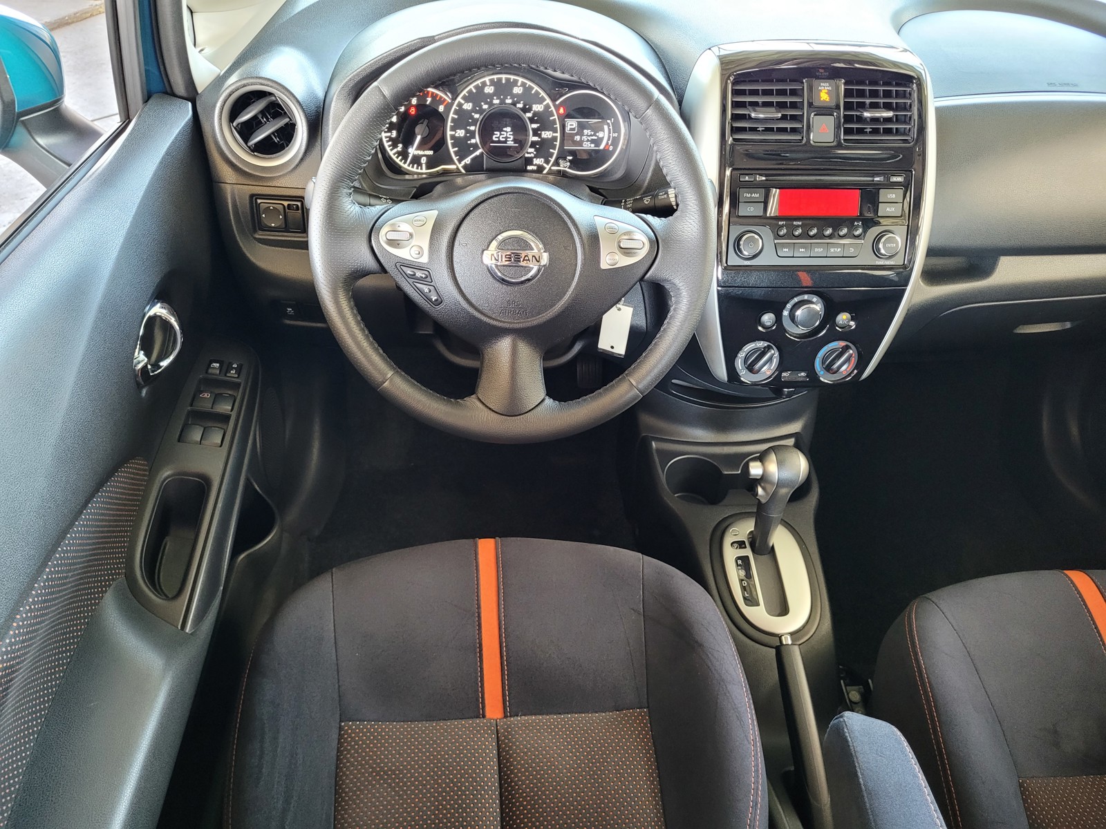 2015 Nissan Versa Note SR photo 7
