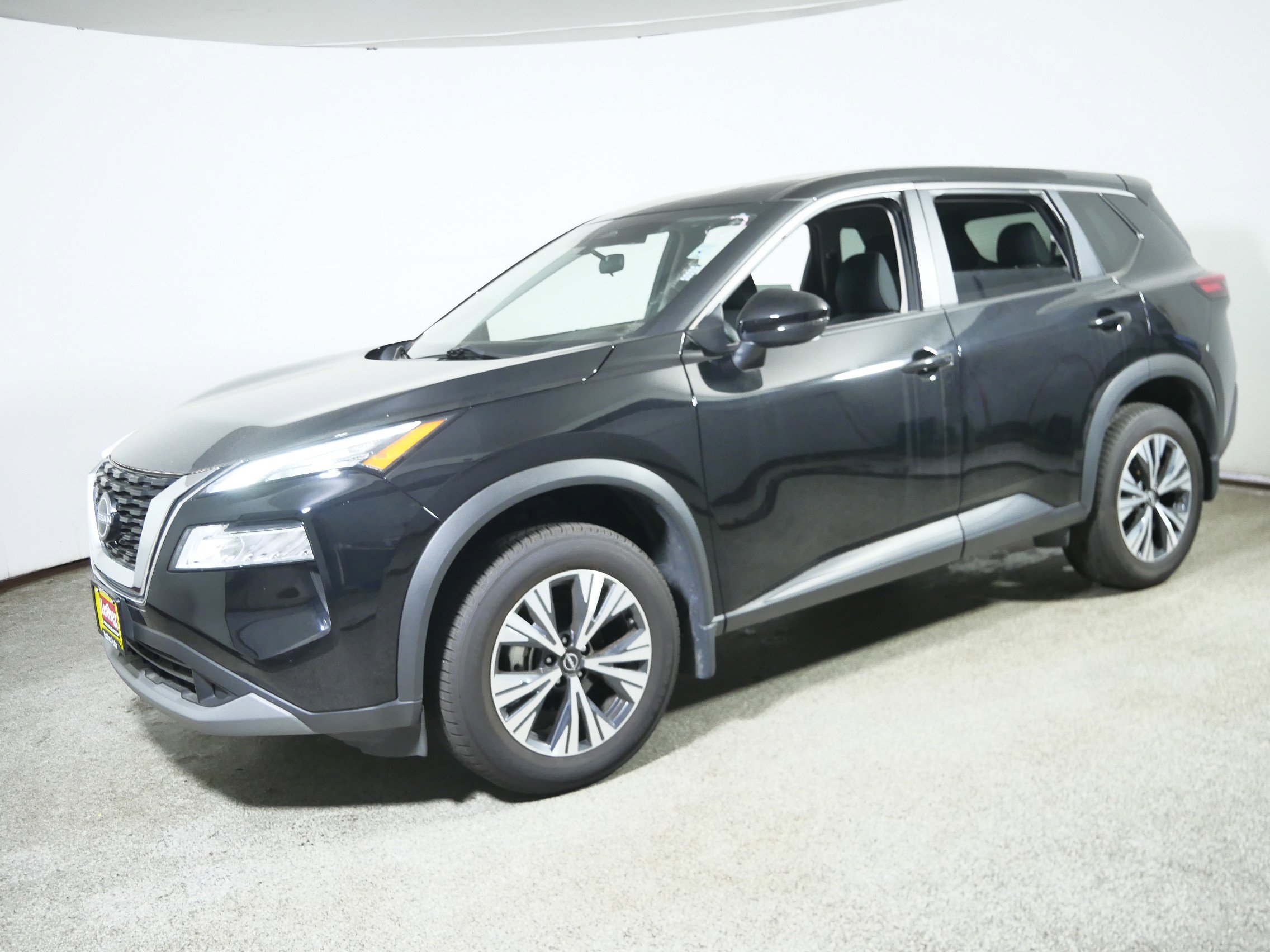 2022 Nissan Rogue SV photo 3