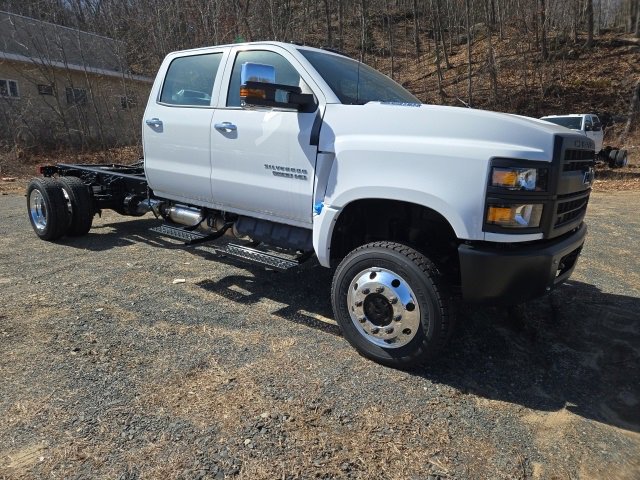2024 Chevrolet Silverado 4500 Medium Duty Chassis Cab Work Truck's photo