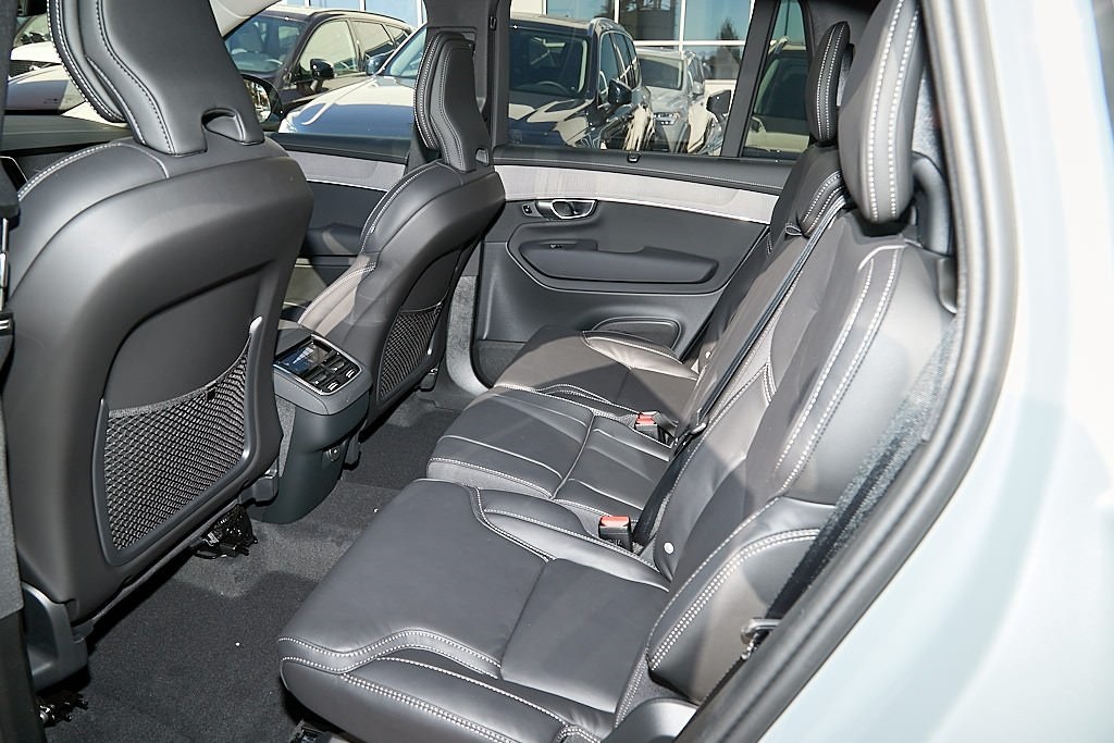 2026 VOLVO XC90 - Image 19