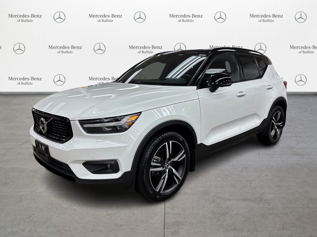 2021 Volvo XC40 R-Design's photo